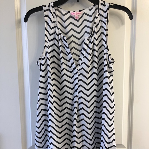 Candie's White and Black Herringbone Pattern Top - Size Small - Picture 3 of 6